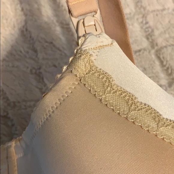 Essential Bodywear Delilah Bra - Picture 2 of 3